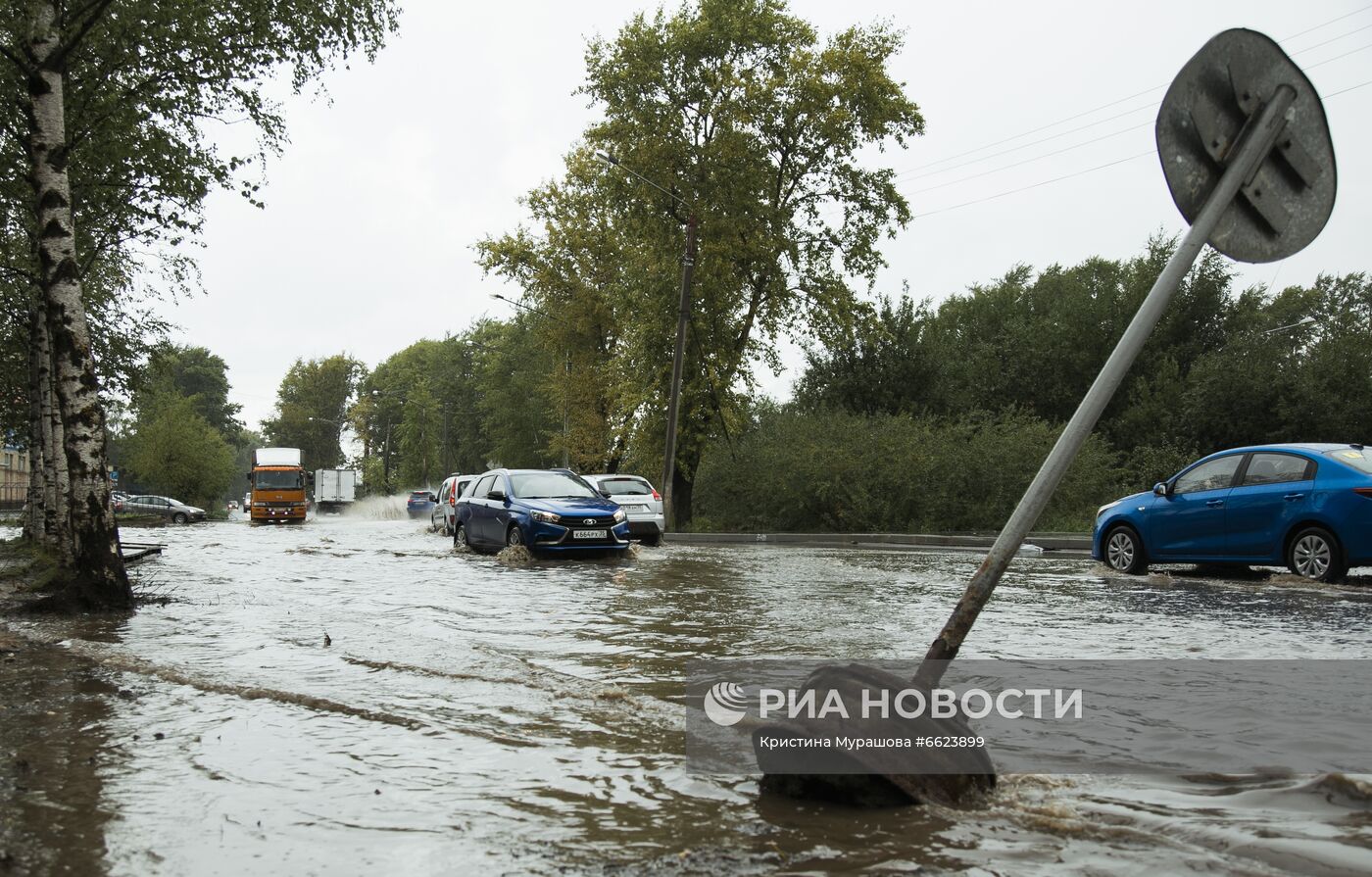 Потоп из-за ливней в Вологде