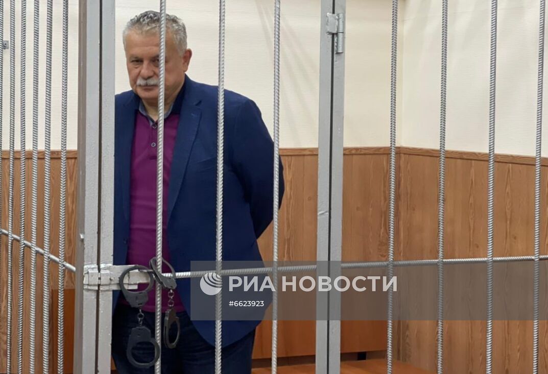 Избрание меры пресечения экс-главе правительства Северной Осетии С. Такоеву и его сообщникам