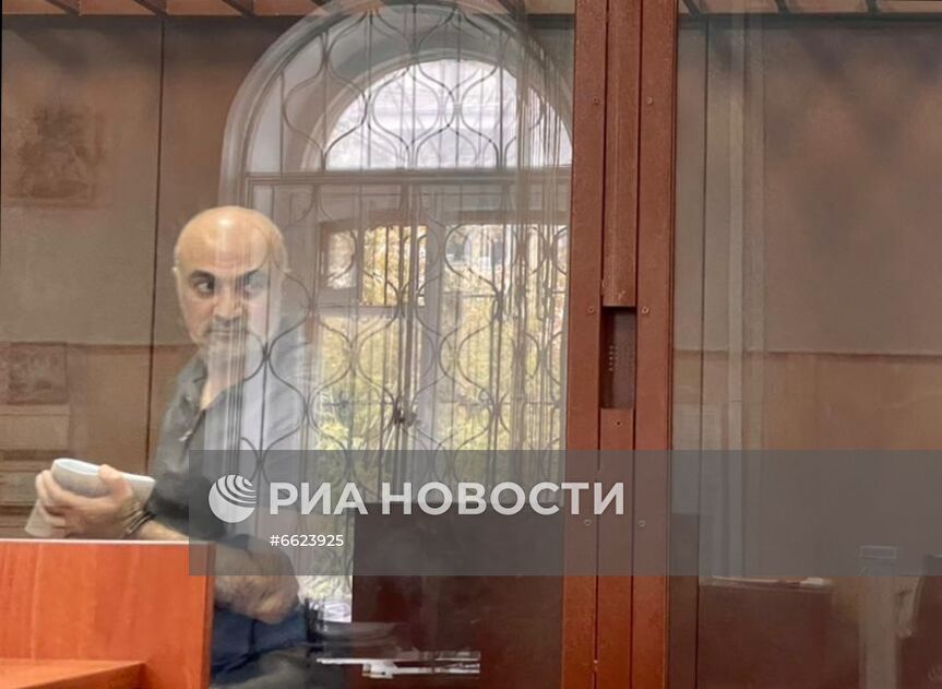 Избрание меры пресечения экс-главе правительства Северной Осетии С. Такоеву и его сообщникам