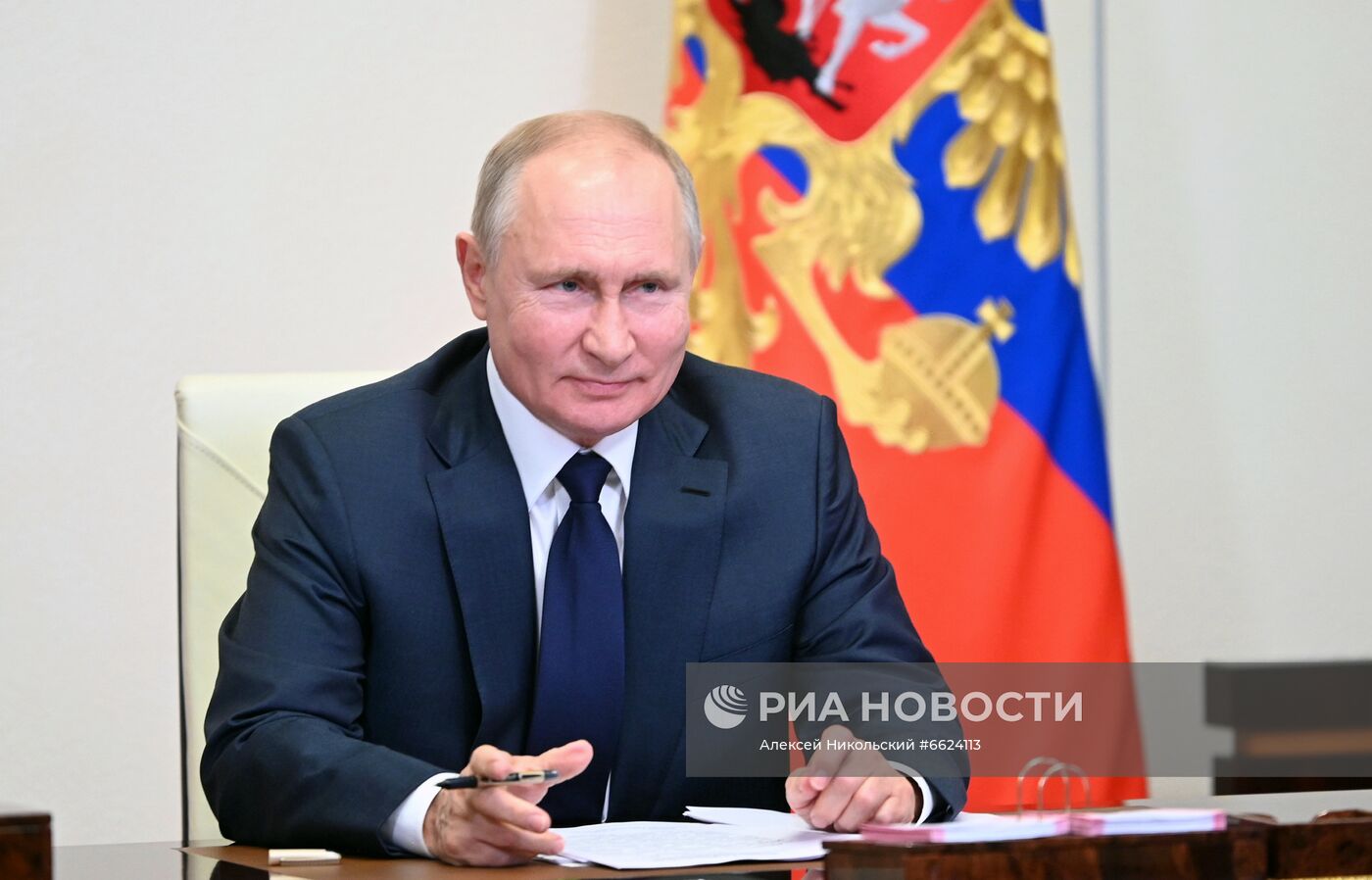 Президент РФ В. Путин провел встречу с врио главы Тывы В. Ховалыгом