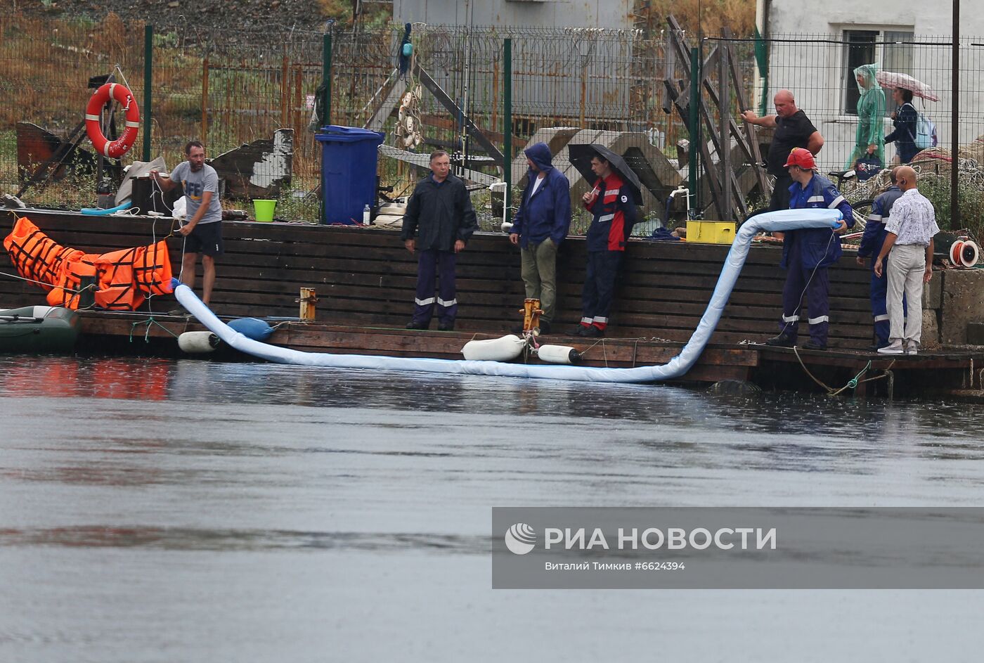 Разлив нефти рядом с Новороссийском