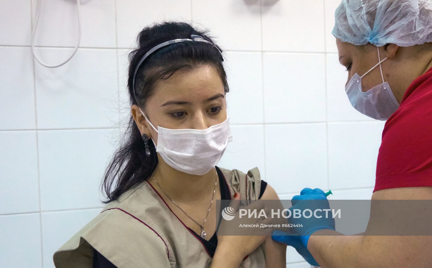 Начало вакцинации иностранцев от covid-19 в Санкт-Петербурге
