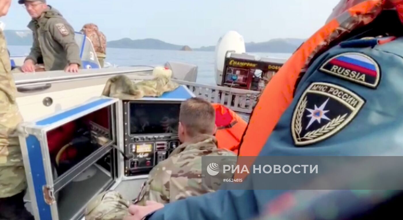 Поисковая операция на месте крушения вертолёта МИ-8 на Камчатке