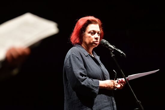 Сбор труппы в театре "У Никитских ворот"