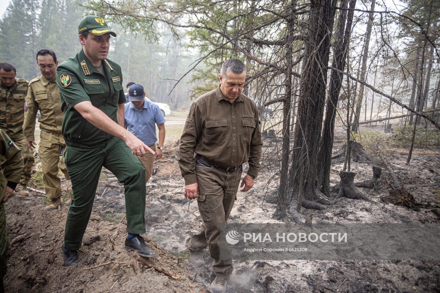 Ю. Трутнев посетил пострадавшее от пожаров село Бясь-Кюель в Якутии