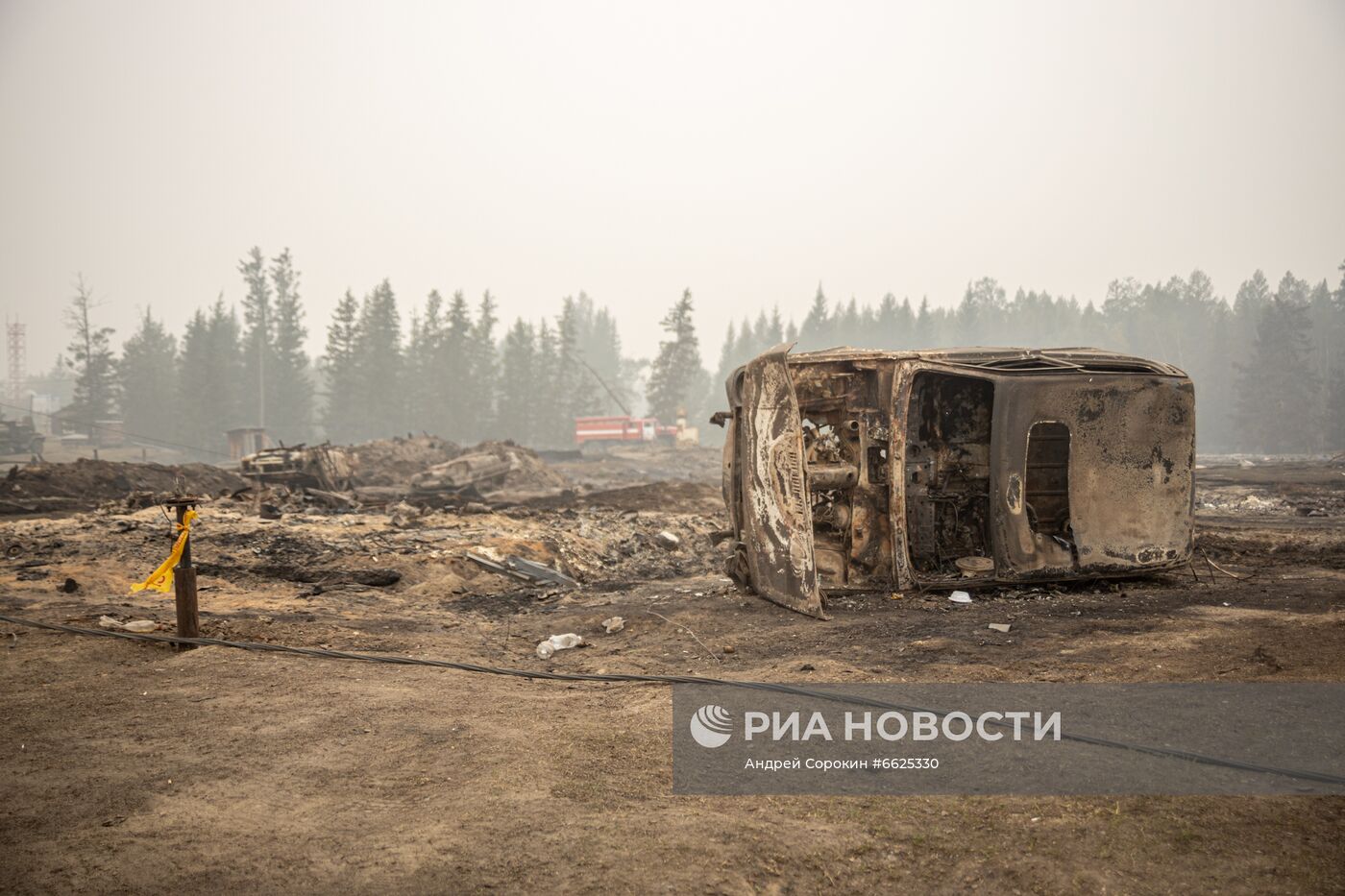 Ю. Трутнев посетил пострадавшее от пожаров село Бясь-Кюель в Якутии