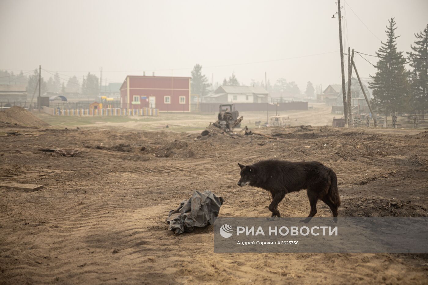 Ю. Трутнев посетил пострадавшее от пожаров село Бясь-Кюель в Якутии