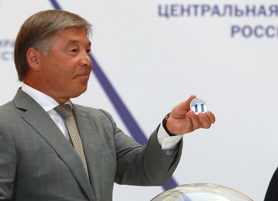 Жеребьевка по определению мест партий в избирательном бюллетене на выборах депутатов Госдумы РФ