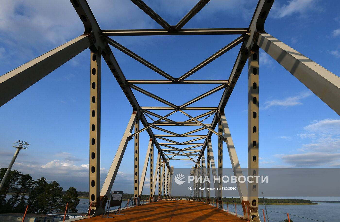 Строительство моста через Енисей
