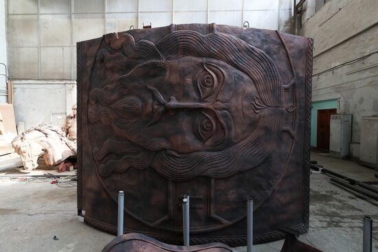 Показ скульптур мемориального комплекса "Князь Александр Невский с дружиной"