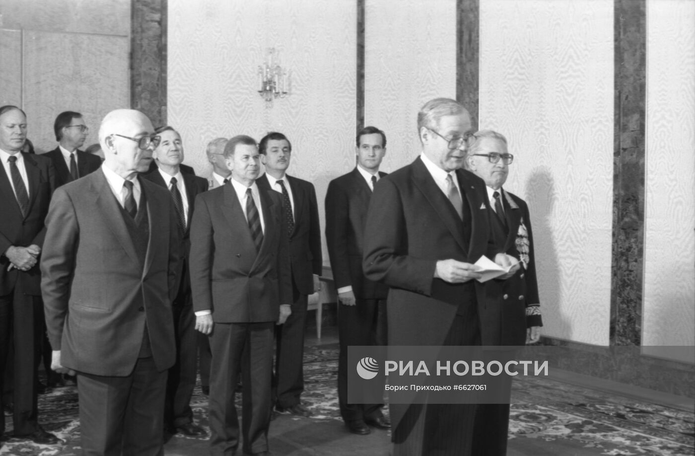 Посол ФРГ Клаус Блех во время вручения верительных грамот