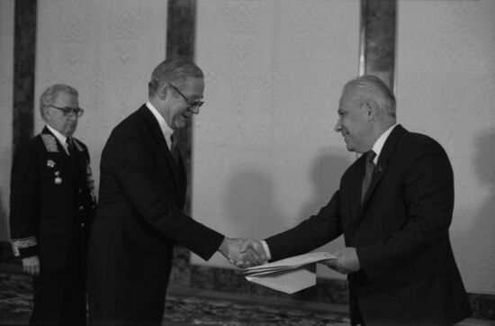 Посол ФРГ Клаус Блех во время вручения верительных грамот