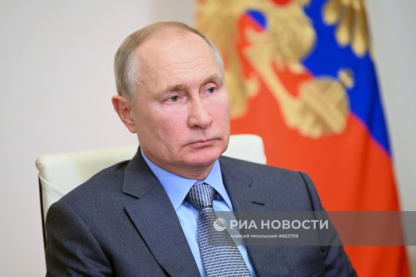 Президент РФ В. Путин встретился с врио главы Дагестана С. Меликовым