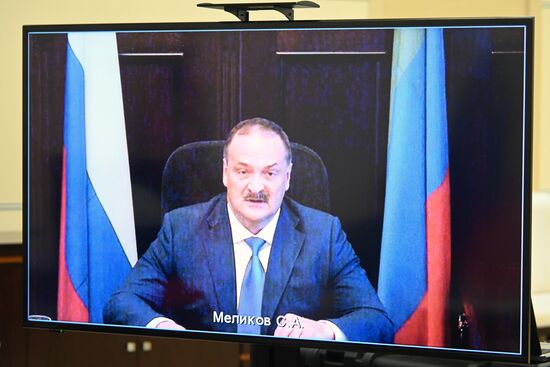 Президент РФ В. Путин встретился с врио главы Дагестана С. Меликовым