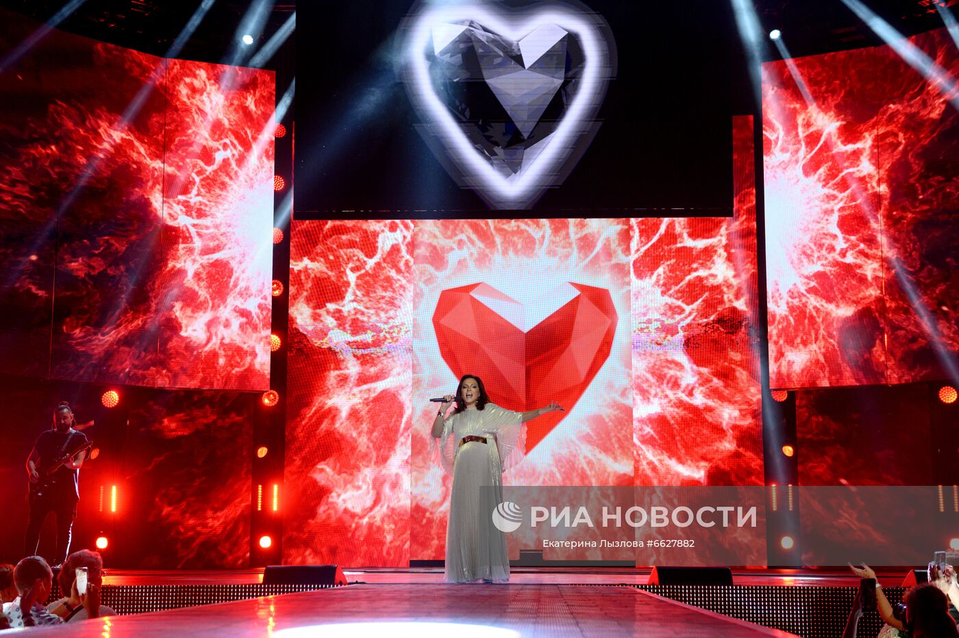 Открытие музыкального конкурса "Новая волна" в Сочи