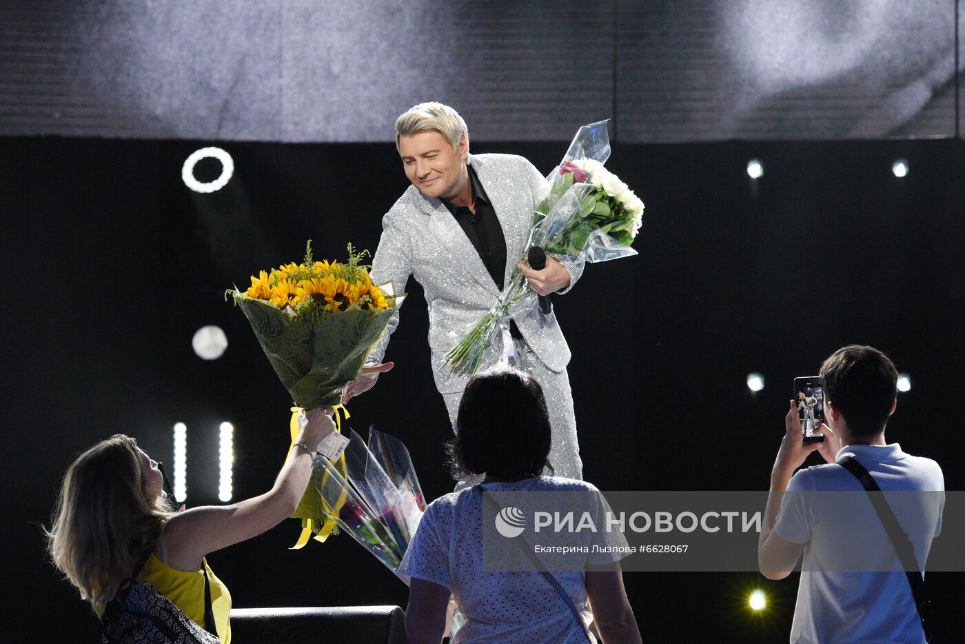 Открытие музыкального конкурса "Новая волна" в Сочи