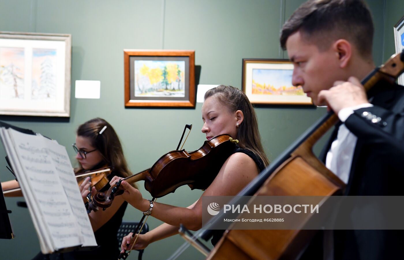 Экспозиция "Творчество ради жизни" в Казани 