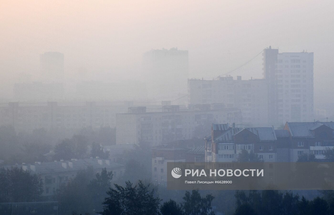 Смог от лесных пожаров в Екатеринбурге