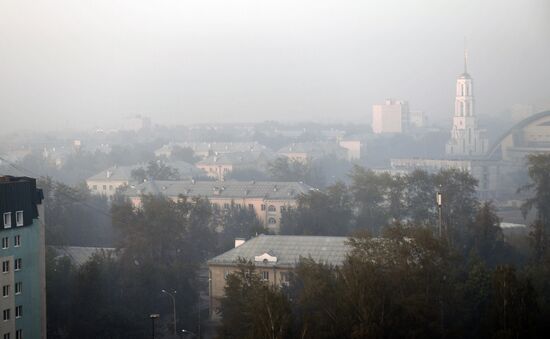 Смог от лесных пожаров в Екатеринбурге