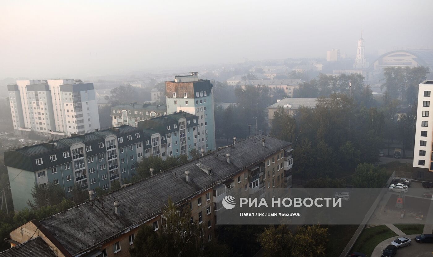 Смог от лесных пожаров в Екатеринбурге