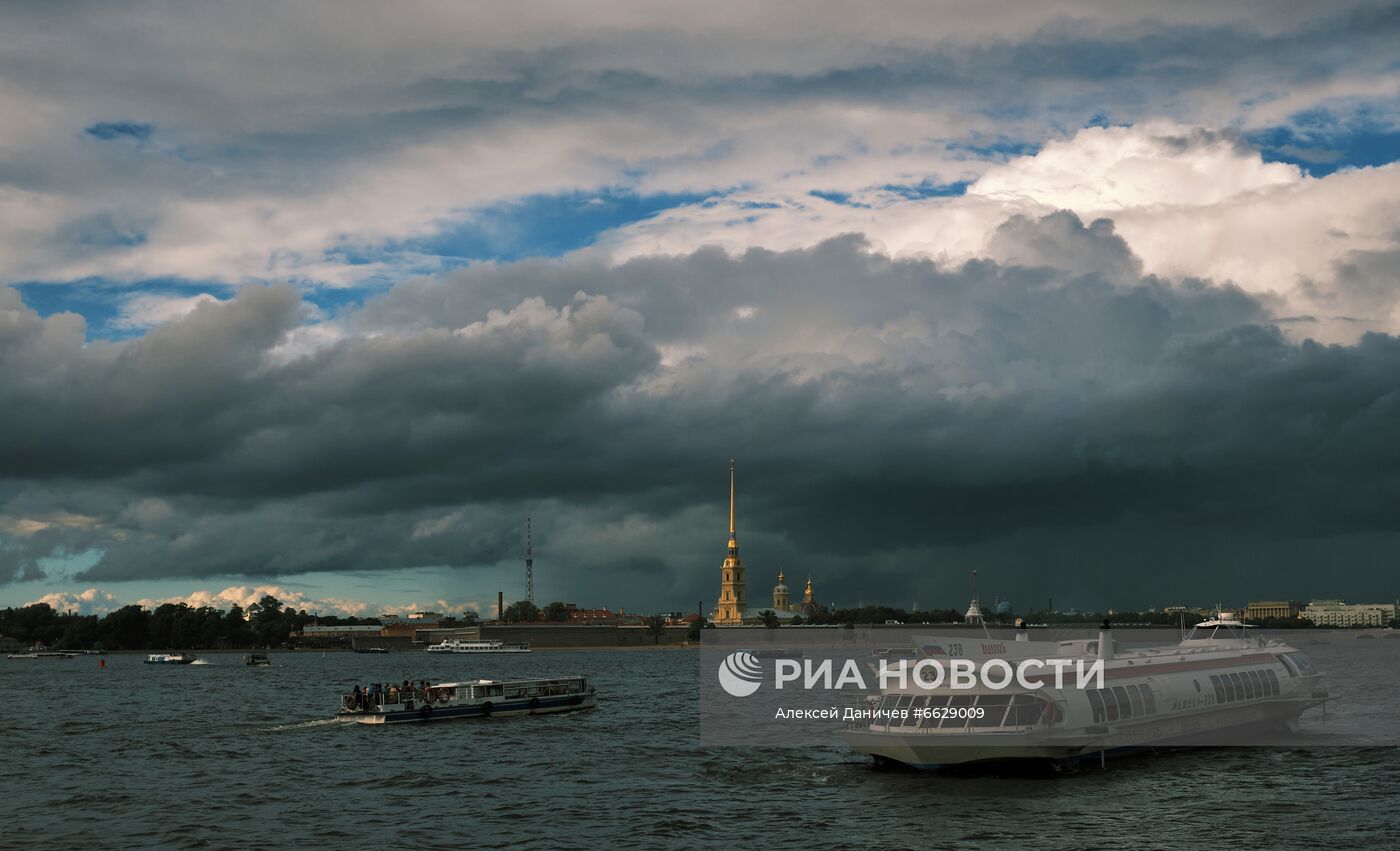 Пасмурная погода в Санкт-Петербурге