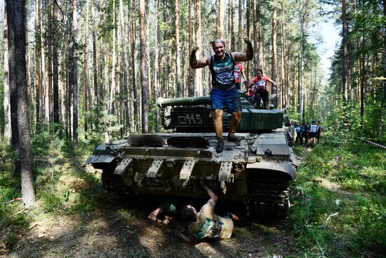 Военно-спортивная игра "Гонка героев" в Екатеринбурге