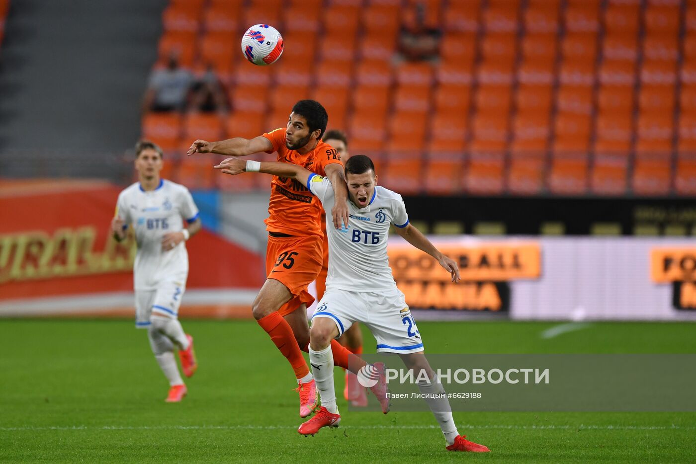 Футбол. РПЛ. Матч "Урал" - "Динамо"