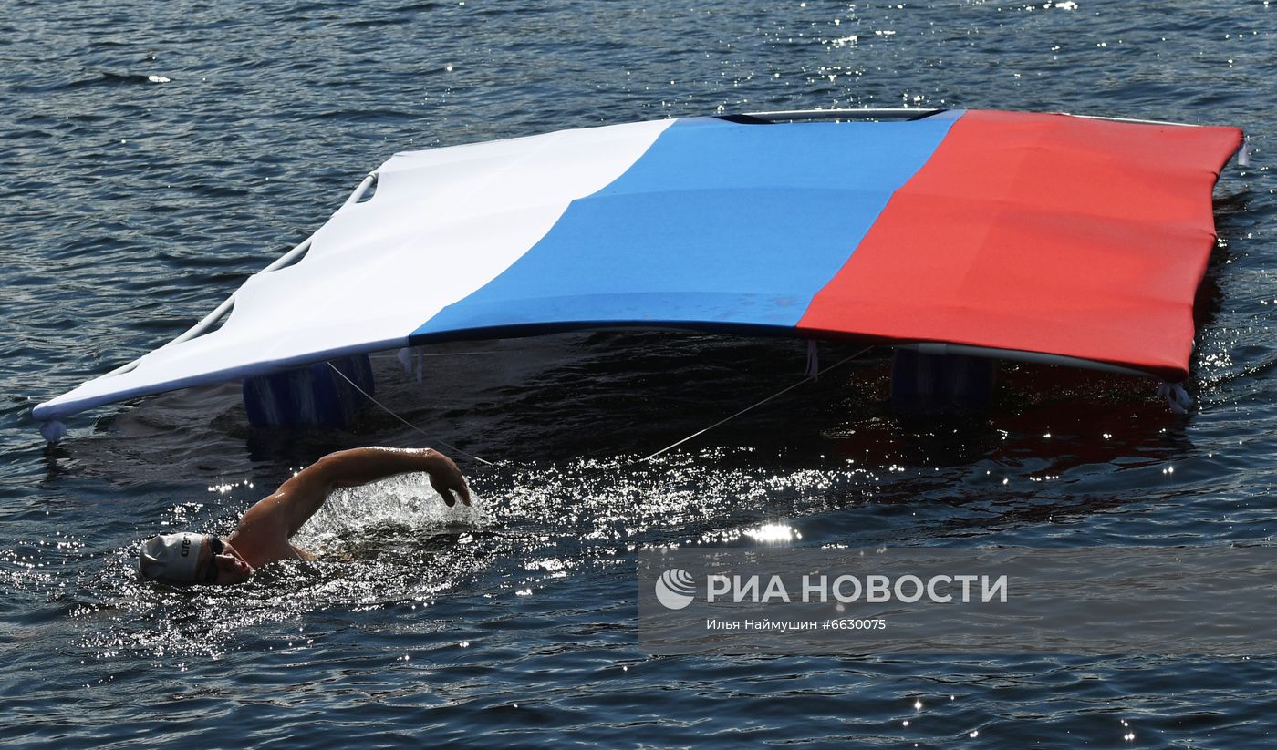 Празднование Дня Государственного флага в регионах России