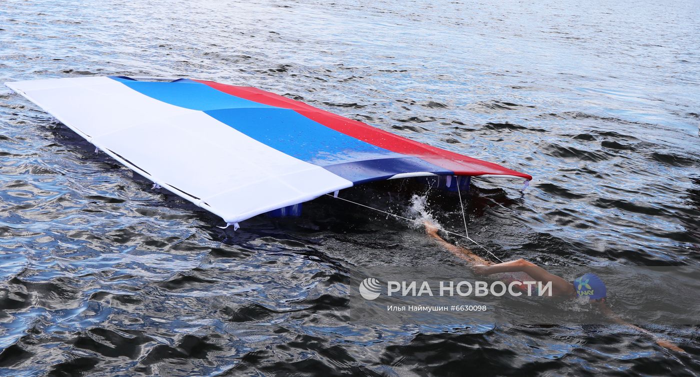 Празднование Дня Государственного флага в регионах России