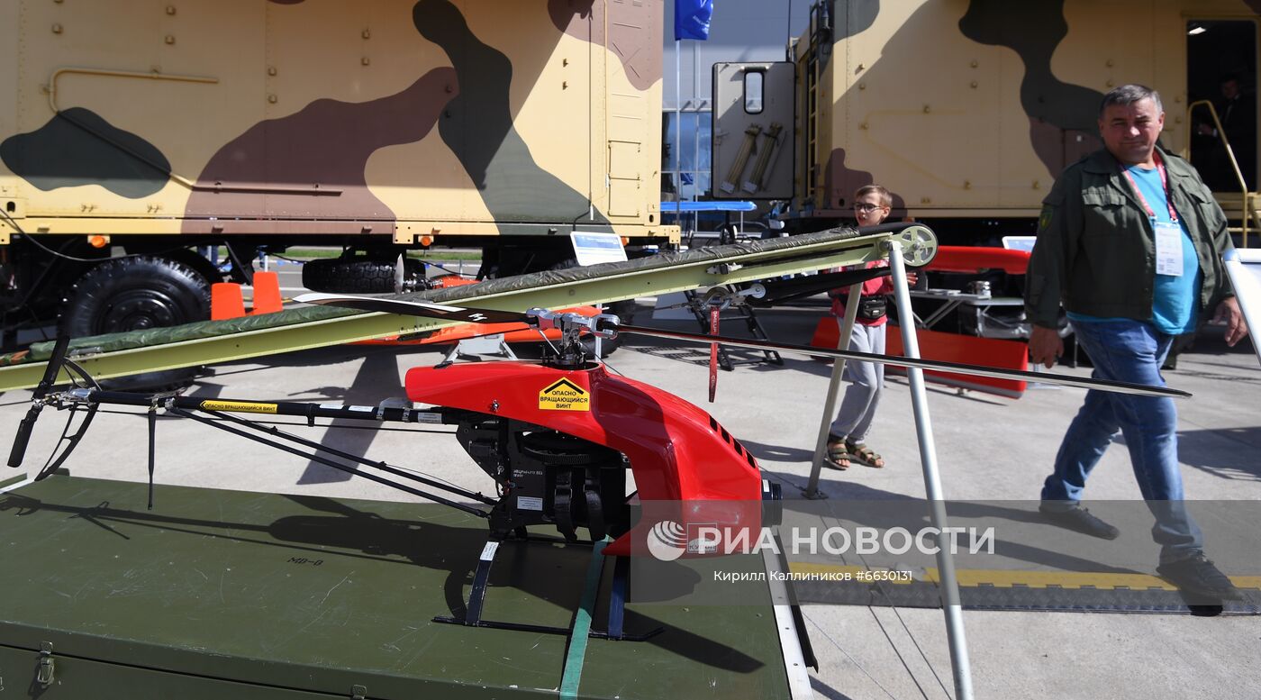 Воздушная мишень вертолетного типа (МВ-В), представленная на открытой экспозиционной площадке Конгрессно-выставочного центра "Патриот" на Международном форуме "АРМИЯ-2021". Место: Россия, Московская область. Автор: Кирилл Каллиников/РИА Новости. Международный форум "АРМИЯ-2021". "Танковый биатлон"