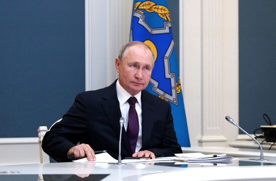 Президент РФ В. Путин принял участие во внеочередной сессии Совета коллективной безопасности ОДКБ