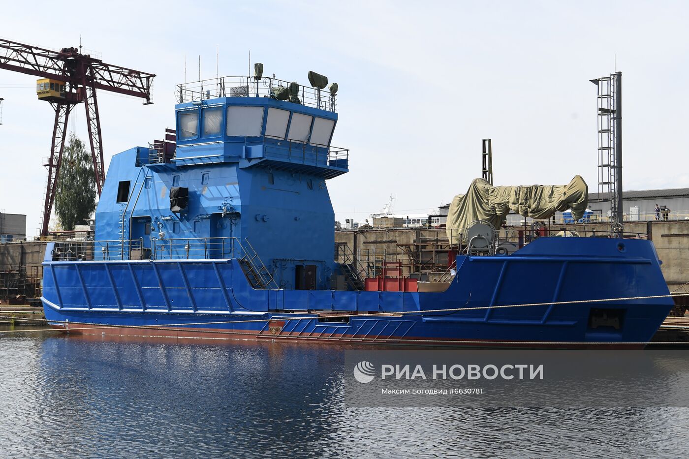 Спуск на воду судов "Александр Парфёнов" и "Всеволод Пересыпкин" в Зеленодольске