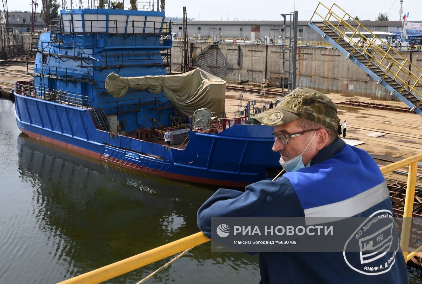 Спуск на воду судов "Александр Парфёнов" и "Всеволод Пересыпкин" в Зеленодольске