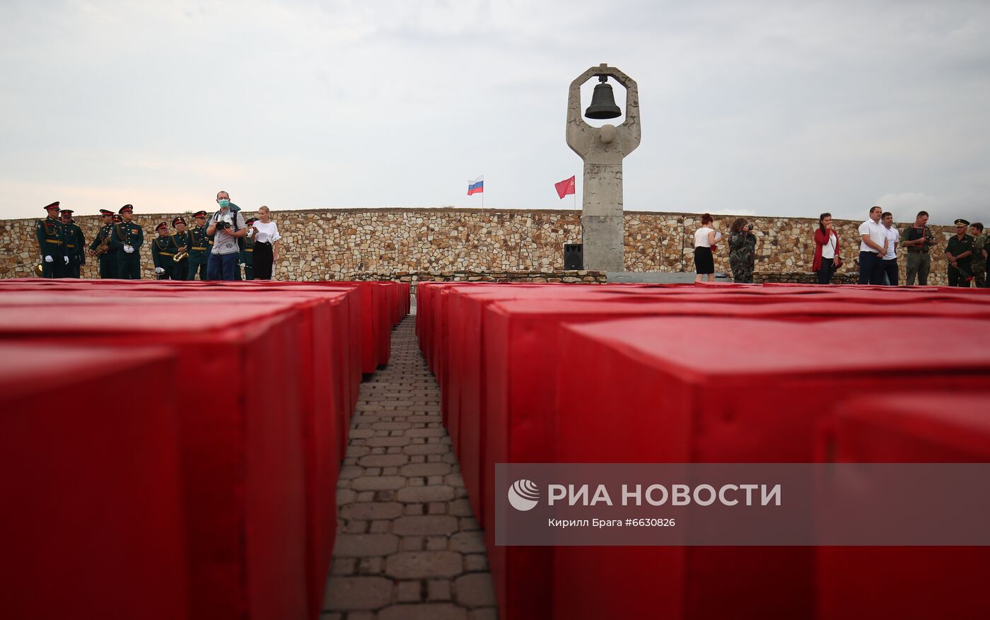 Перезахоронение останков защитников Сталинграда на Россошинском мемориальном кладбище