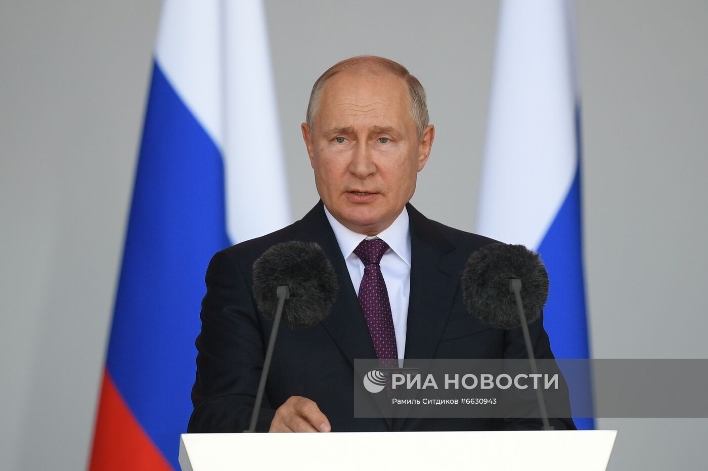 Президент РФ В. Путин принял участие в церемонии открытия форума "Армия-2021"