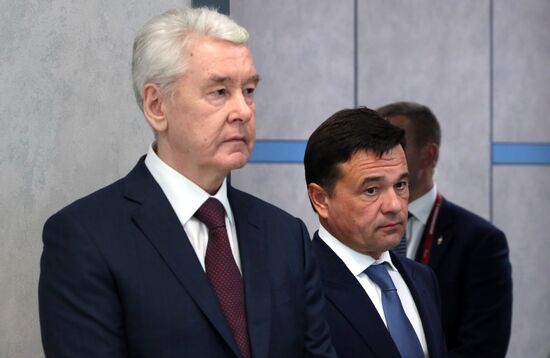 Президент РФ В. Путин на открытии форума "Армия-2021"