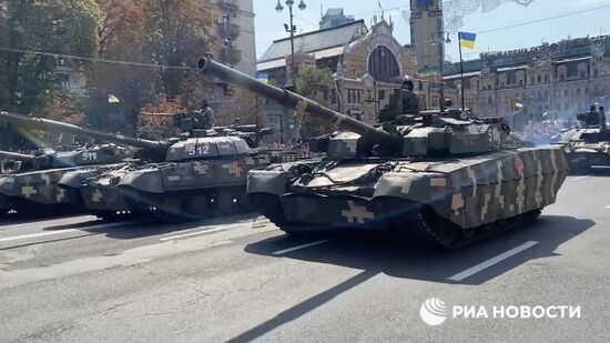 Военный парад ко Дню независимости Украины в Киеве