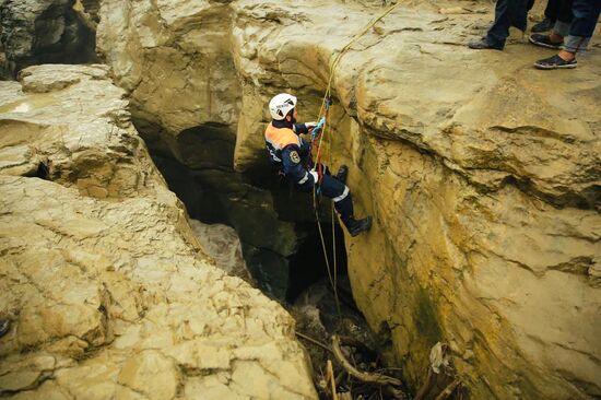 Сход селевого потока в Карадахской теснине в Дагестане