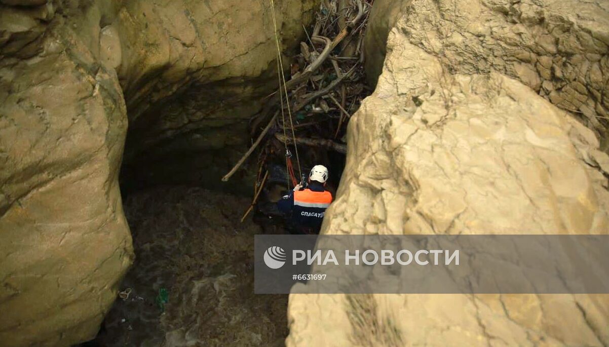 Сход селевого потока в Карадахской теснине в Дагестане