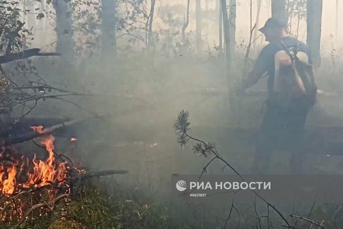 Пожар у федеральной трассы Екатеринбург - Пермь
