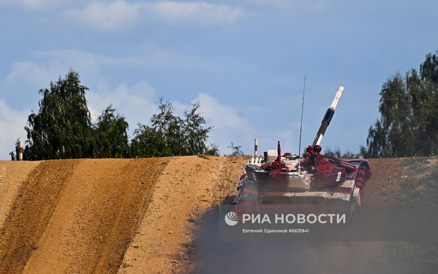 Форум "Армия-2021". Танковый биатлон