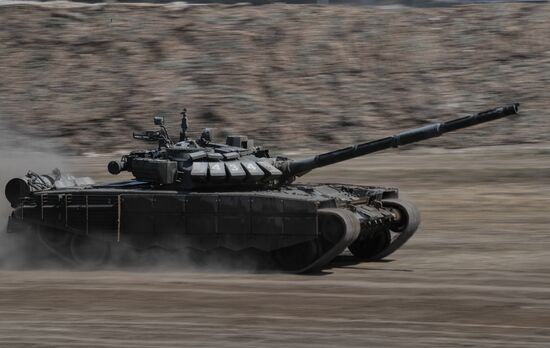 Генеральная репетиция военно-технического форума "Армия-2021" в Севастополе