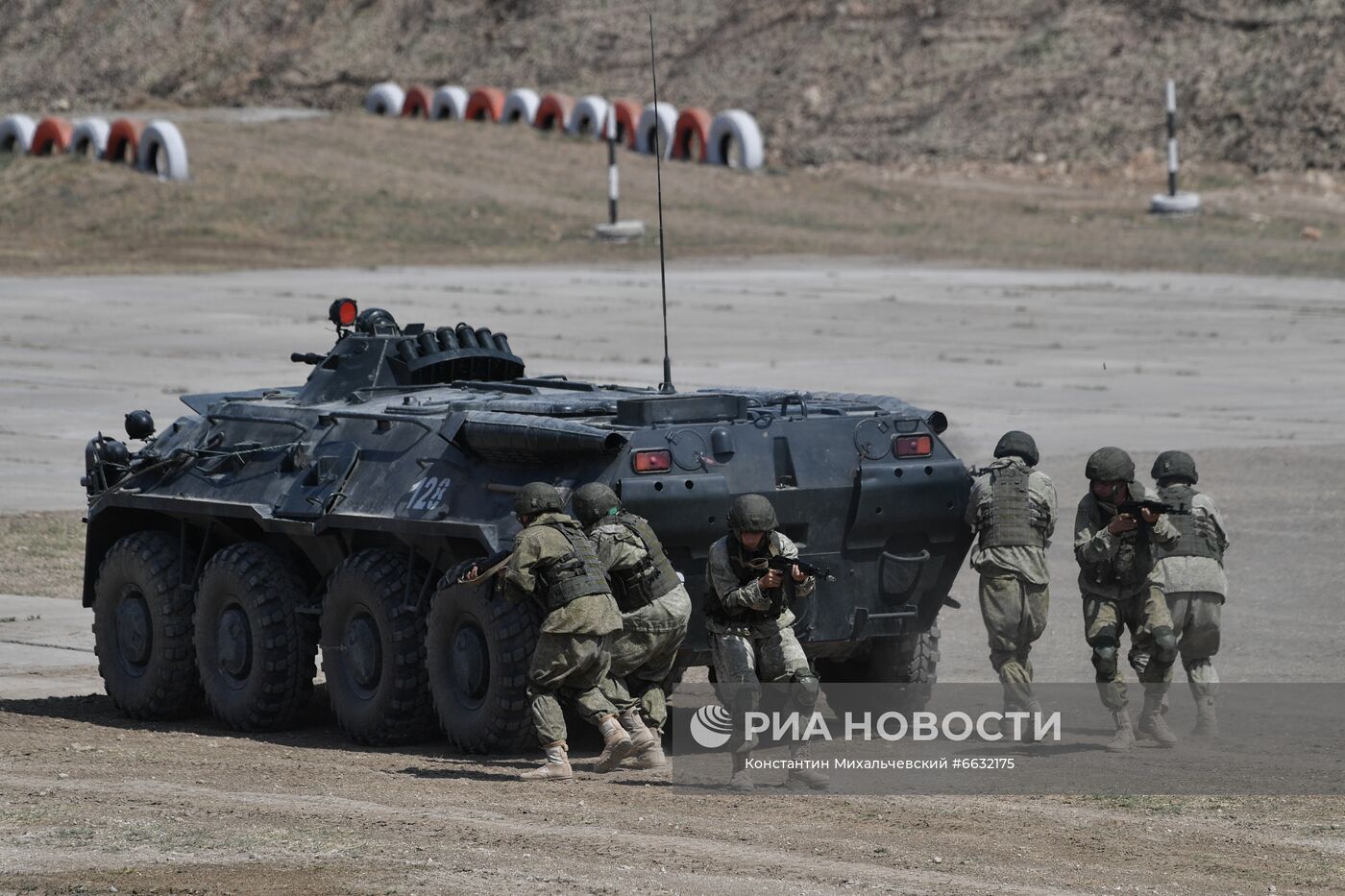 Генеральная репетиция военно-технического форума "Армия-2021" в Севастополе