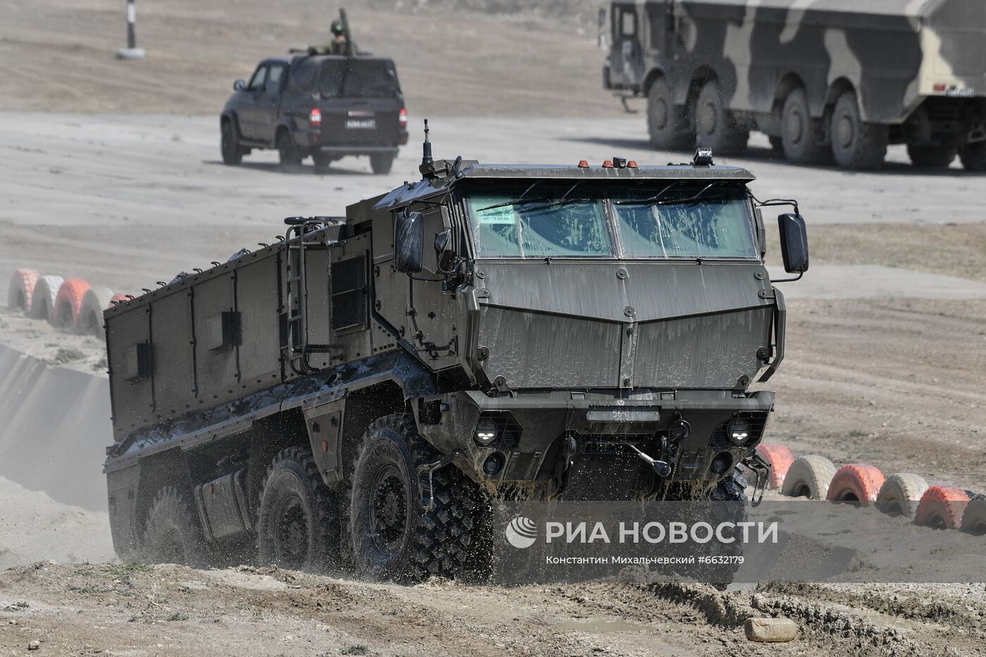 Генеральная репетиция военно-технического форума "Армия-2021" в Севастополе