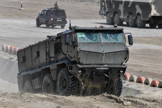 Генеральная репетиция военно-технического форума "Армия-2021" в Севастополе