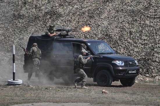 Генеральная репетиция военно-технического форума "Армия-2021" в Севастополе
