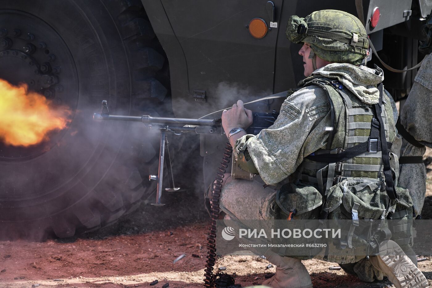 Генеральная репетиция военно-технического форума "Армия-2021" в Севастополе