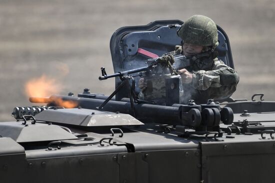 Генеральная репетиция военно-технического форума "Армия-2021" в Севастополе