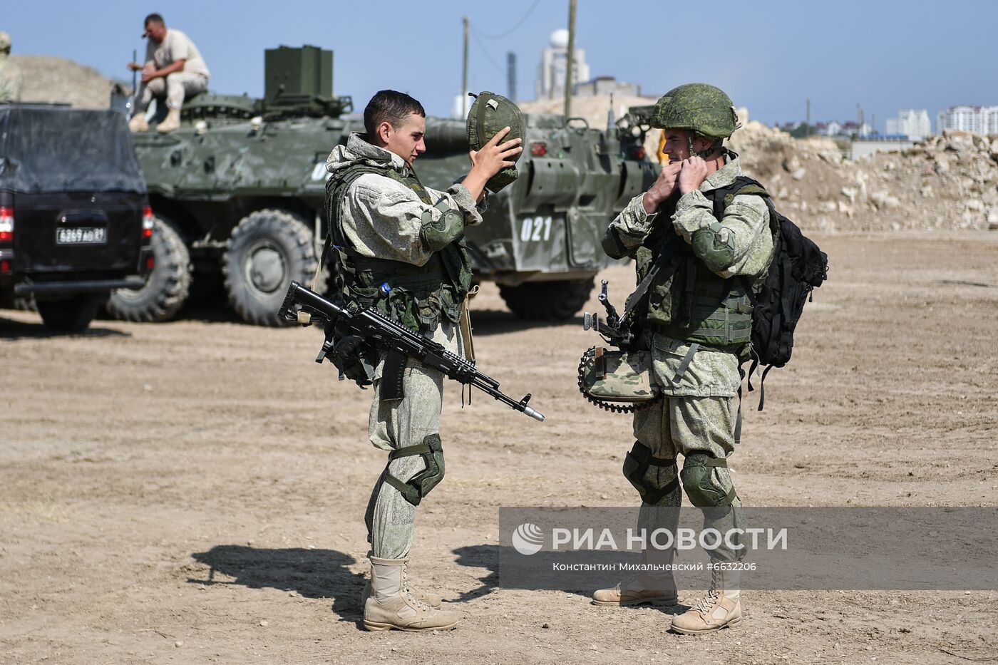 Генеральная репетиция военно-технического форума "Армия-2021" в Севастополе