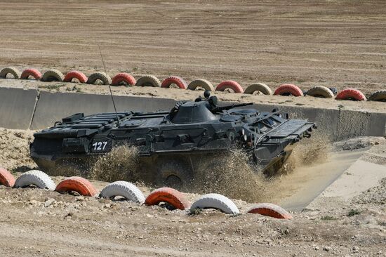 Генеральная репетиция военно-технического форума "Армия-2021" в Севастополе